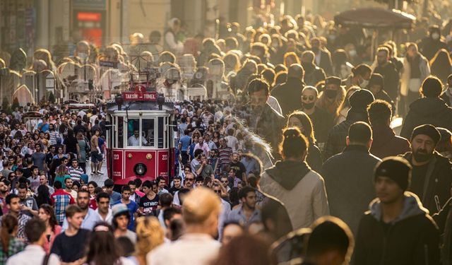 Nüfus Krizi Kapıda! Türkiye'nin 2100'de 50 Milyonun Altına Düşmesi Bekleniyor!