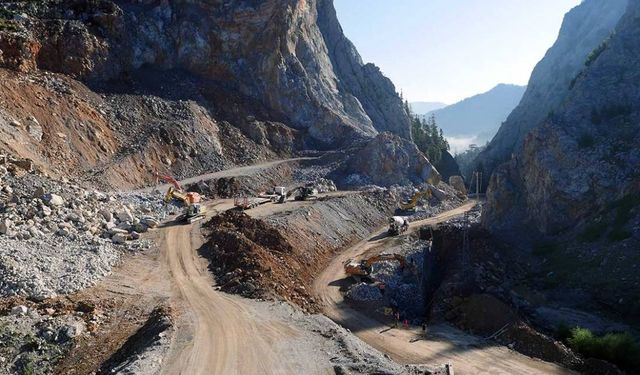 Antalyalılar bu yolla bayılacak! 1 saat yol çekmeyeceğiz, çalışma başladı!