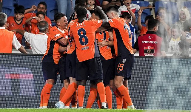 Başakşehir, St. Patrick's'i Geçti! UEFA Konferans Ligi'nde Grup Aşamasına Kaldı